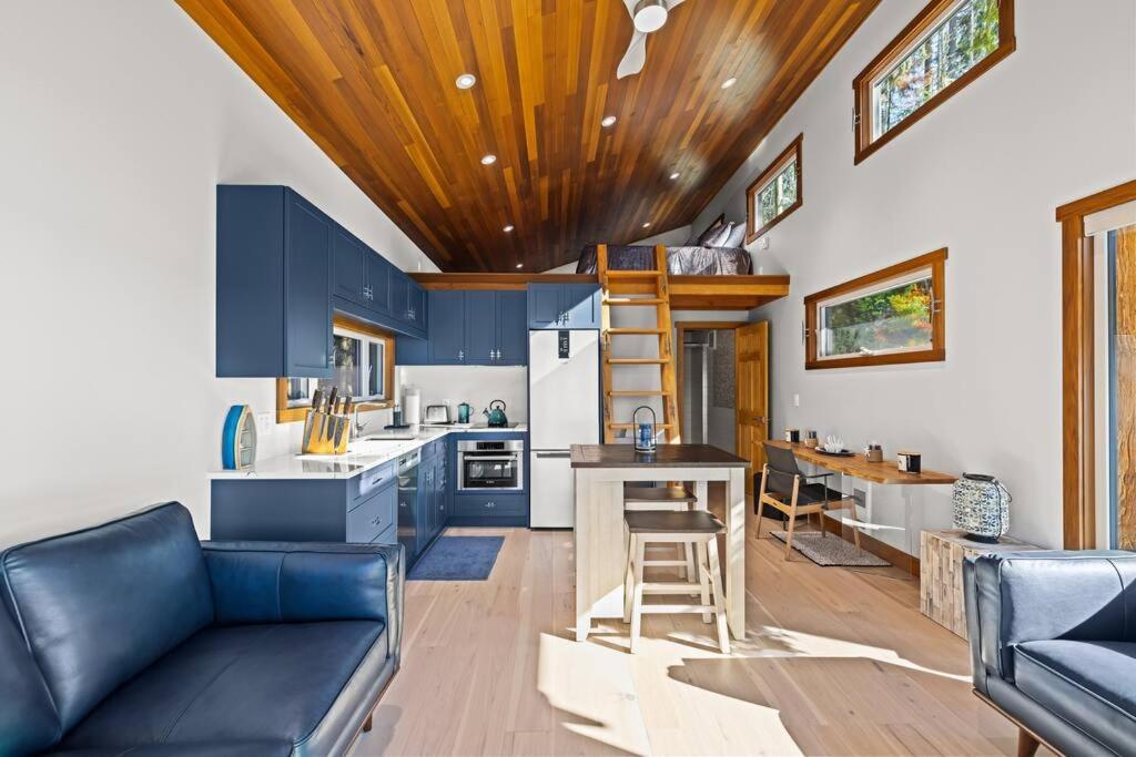 Villa Kingfisher Manor Sooke Exterior foto