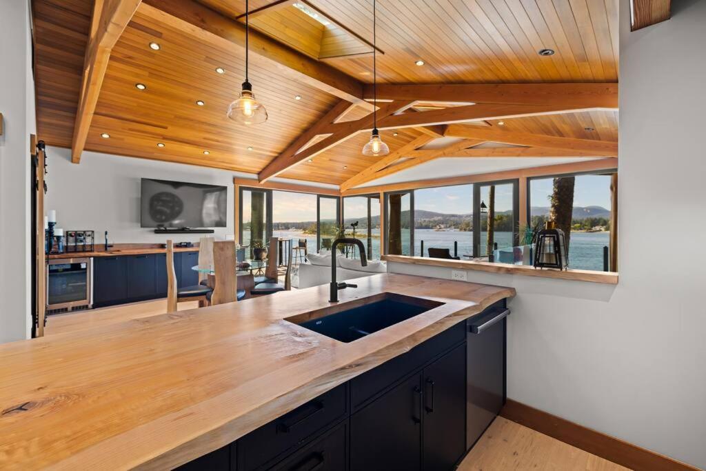 Villa Kingfisher Manor Sooke Exterior foto